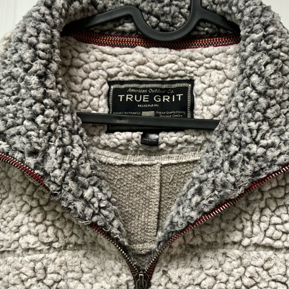 True Grit/American Outdoor Co. Ecru w/contrasting gray pile—soft zipup Unisex. - Picture 2 of 8